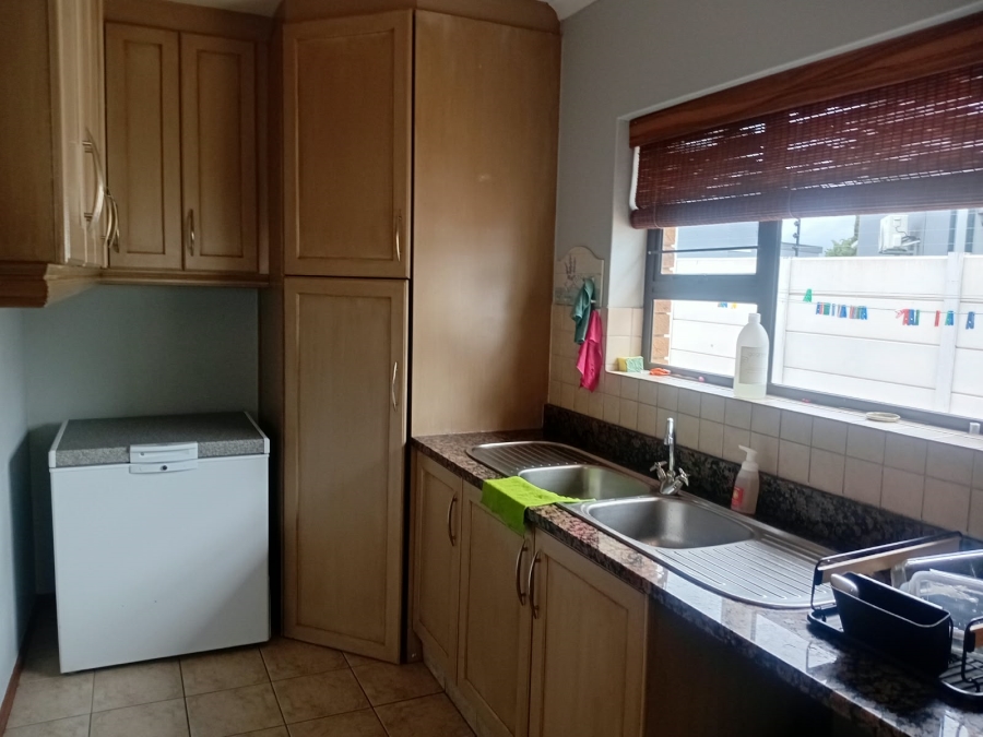 To Let 4 Bedroom Property for Rent in Twin Palms Western Cape